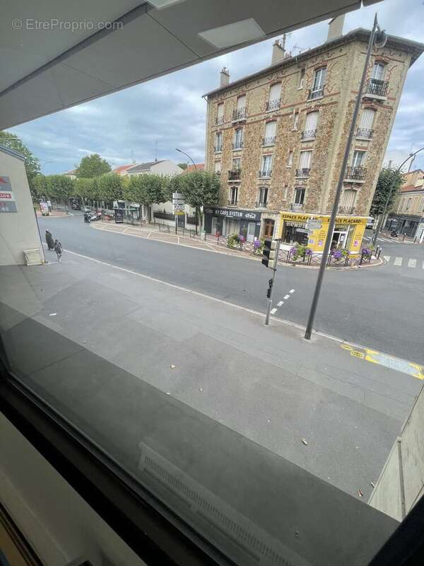 Commerce à COURBEVOIE