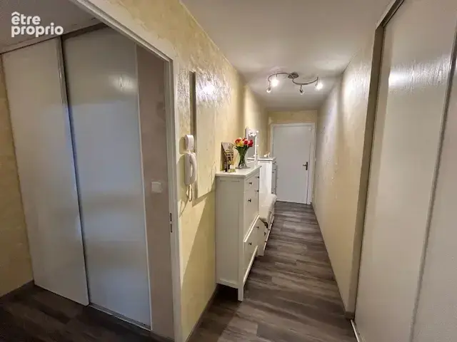 Bel appartement avec terrasse et parking - photo 8