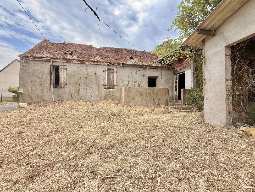 MAISON  86m² A RENOVER sur 730m² de terrain - photo 4
