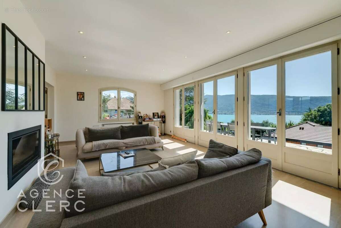 Maison à VEYRIER-DU-LAC