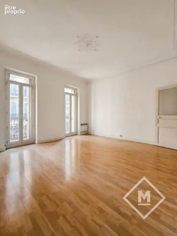 Vente magnifique appartement type 2 de 58m2 avec beaucoup de cachet dans une bel immeuble secteur Paradis Carré d'or 13008 Marse - photo 2