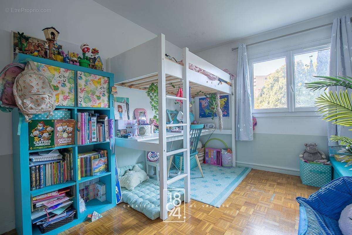 Appartement à MARSEILLE-6E