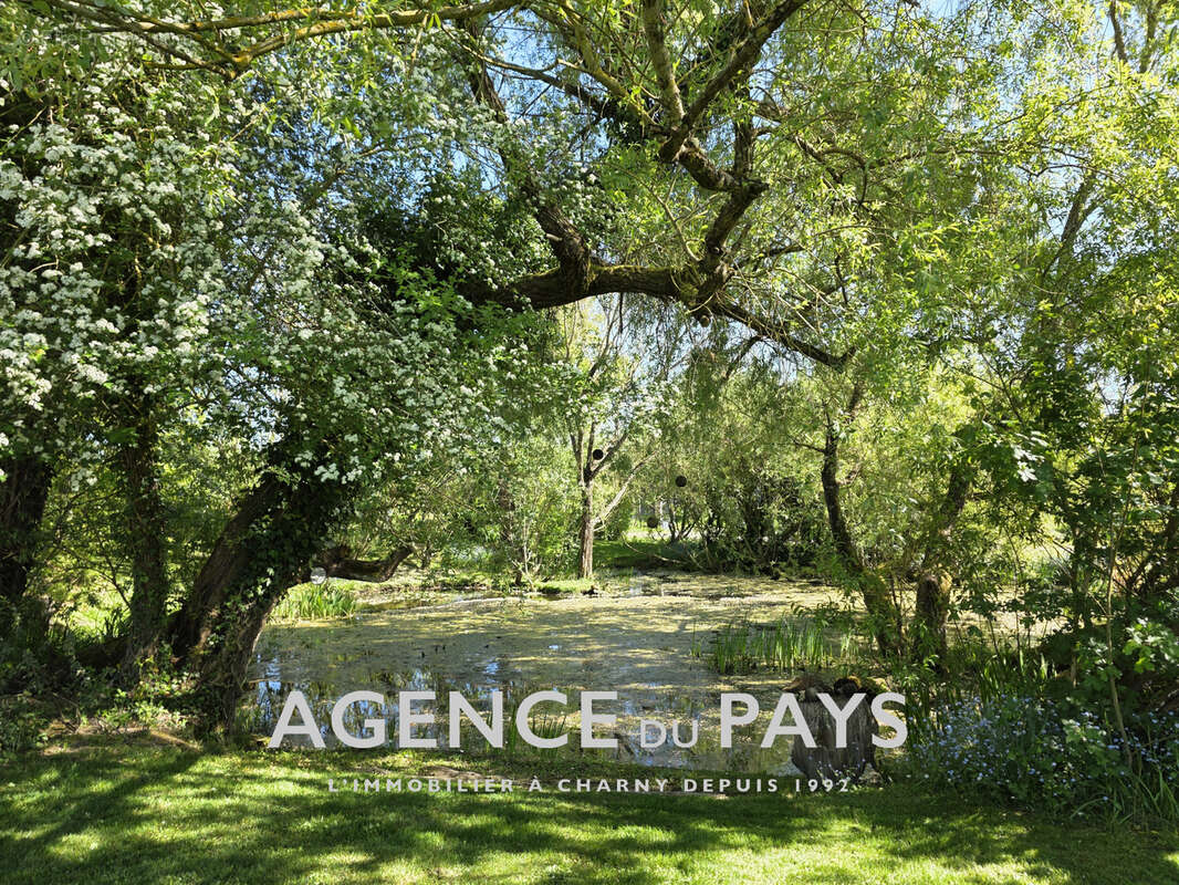 Maison à CHAMPCEVRAIS