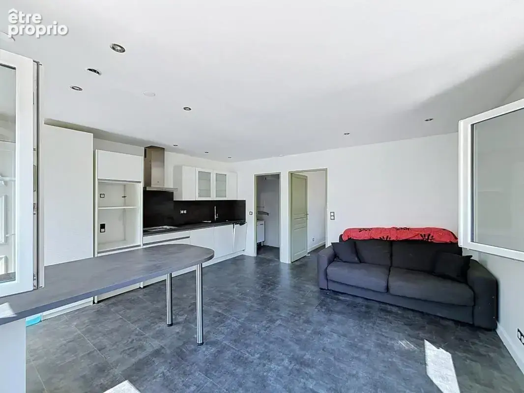 MARSEILLE 13e (Les Olives) – Propriété de 167 m² : Grande Maison Familiale ou Jusqu'à 4 Logements Indépendants Piscine Garages & - photo 12