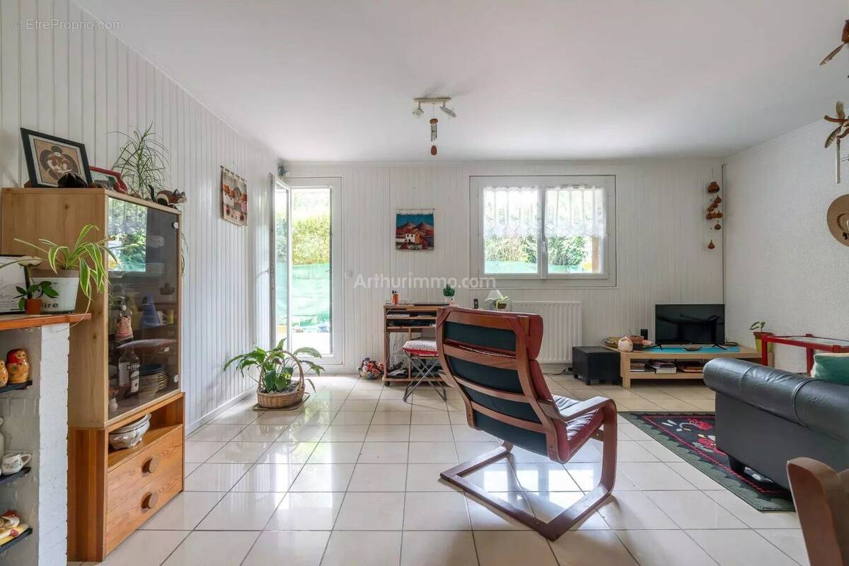 Appartement à PONTAULT-COMBAULT