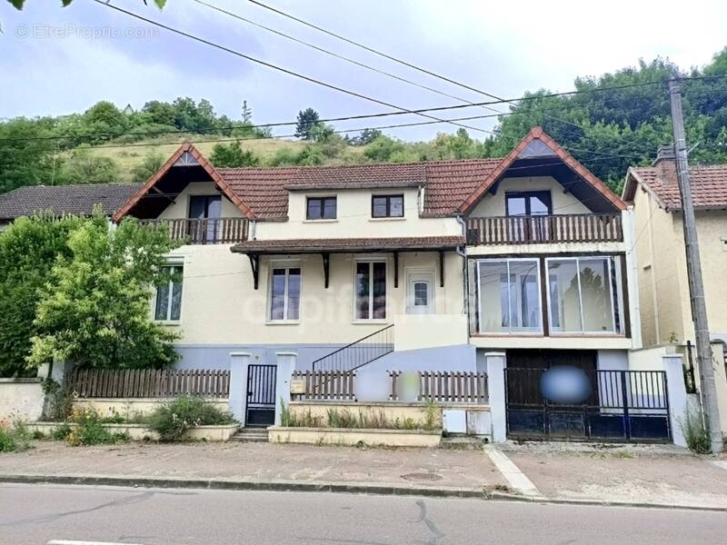 Maison à PARON