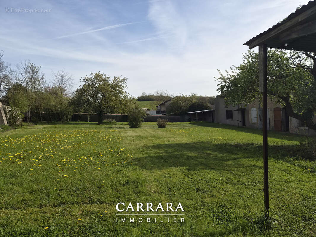 Maison Lorraine, de caractère avec ses dépendances à exploiter. - photo 9