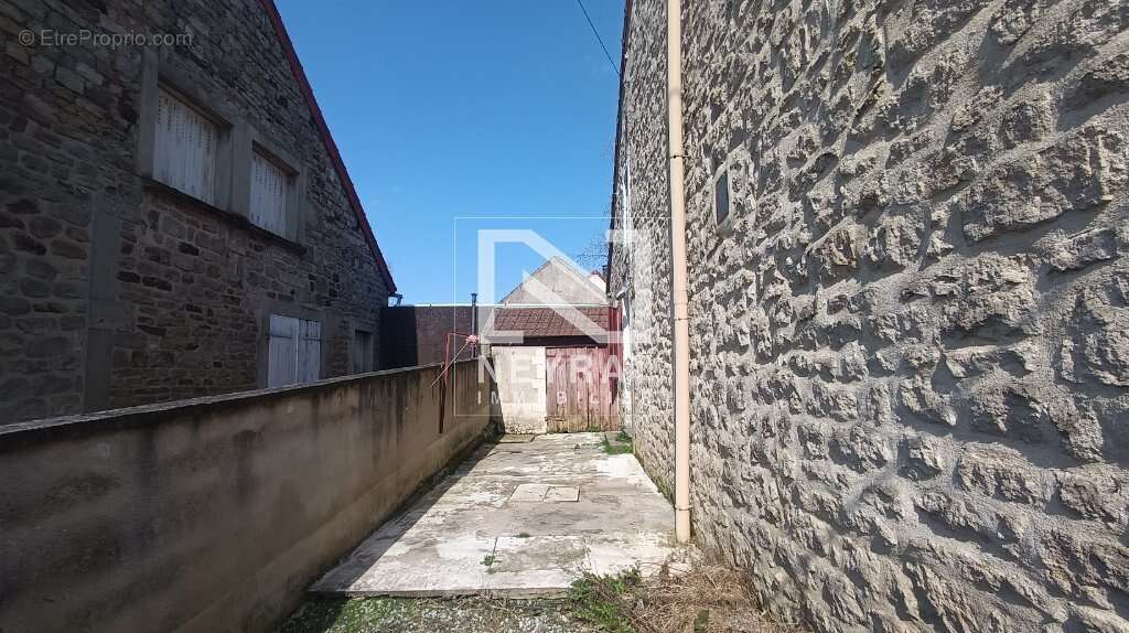 Maison à SAINT-EMILAND