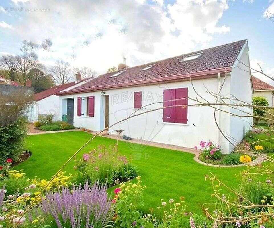 Maison à LE MEE-SUR-SEINE