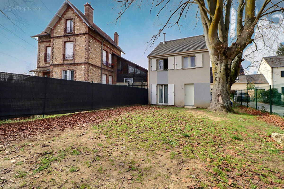 Maison à SAINT-LEU-LA-FORET