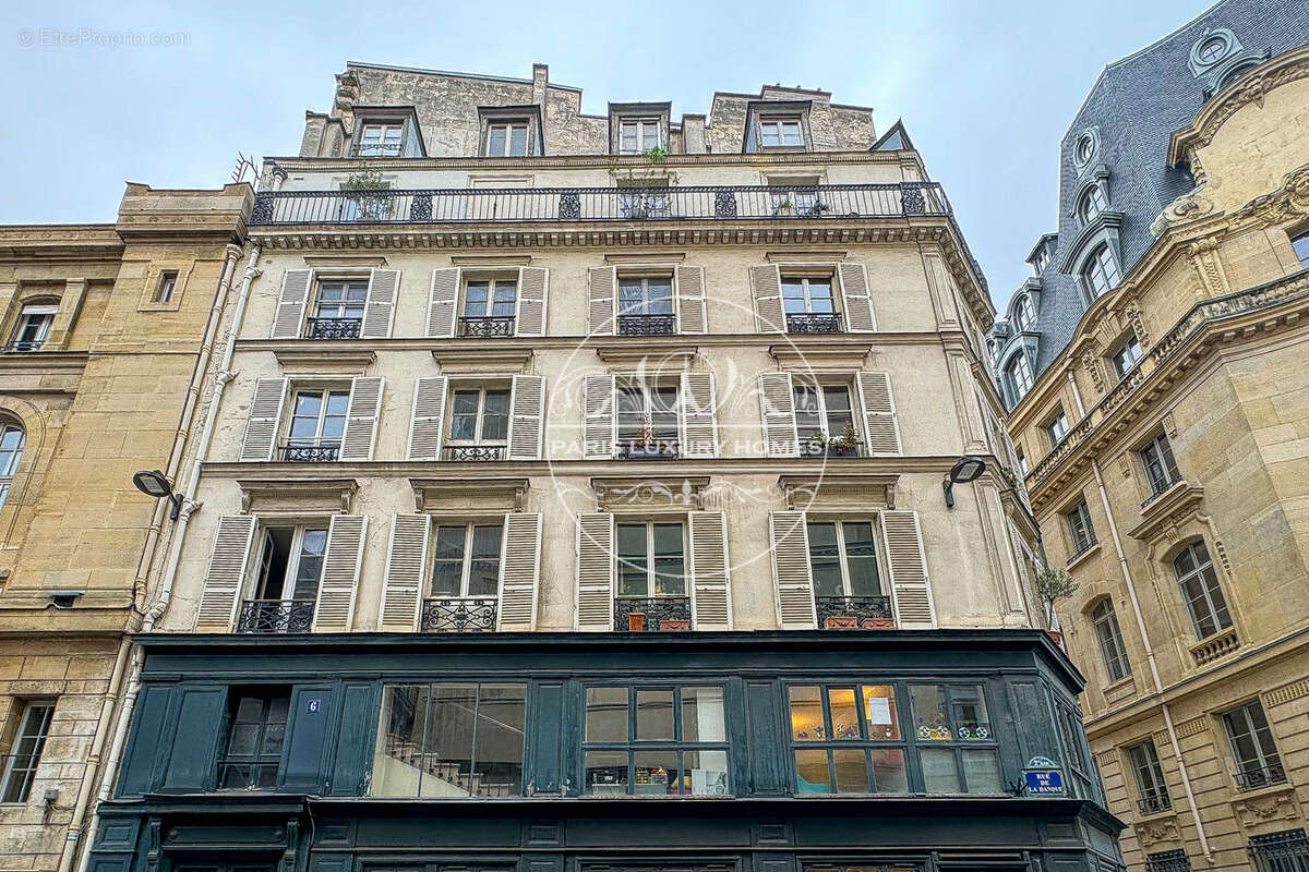 Appartement à PARIS-2E