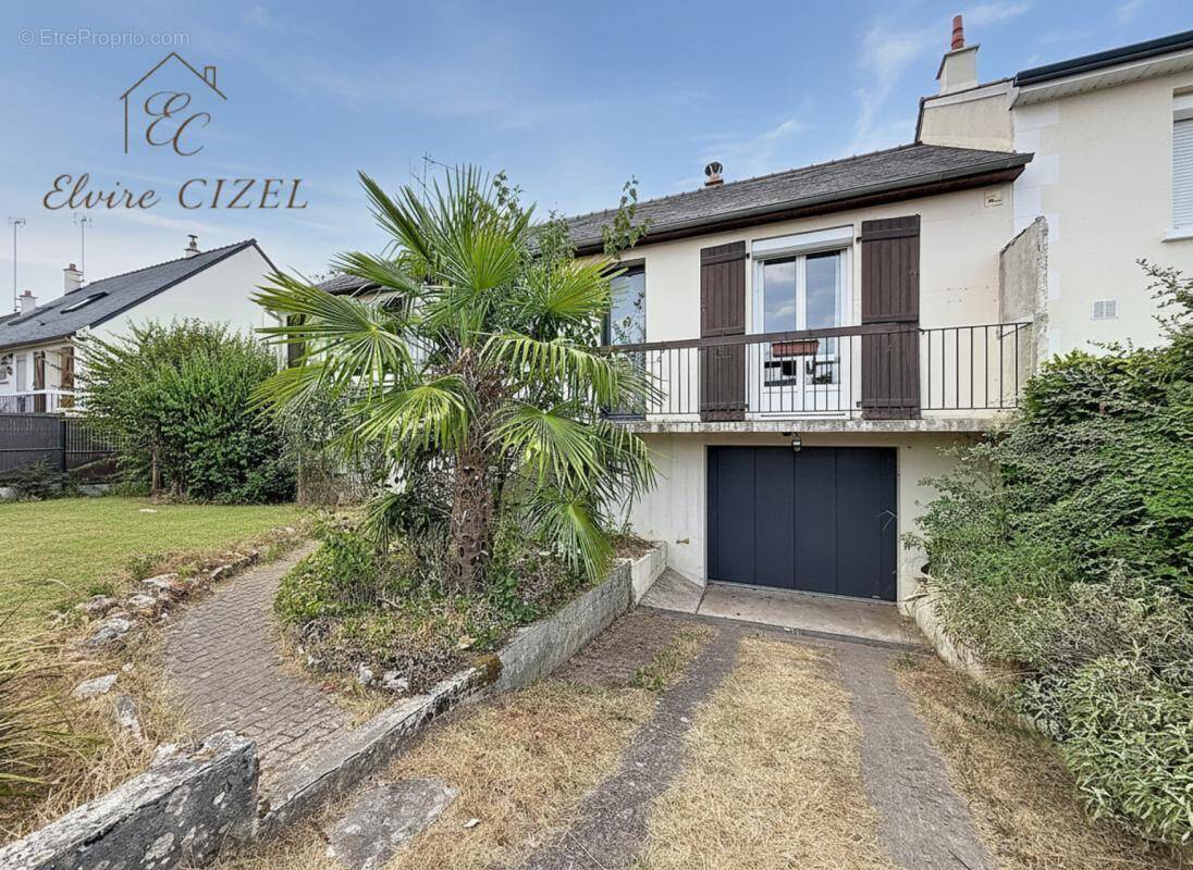 Maison à MONTBAZON