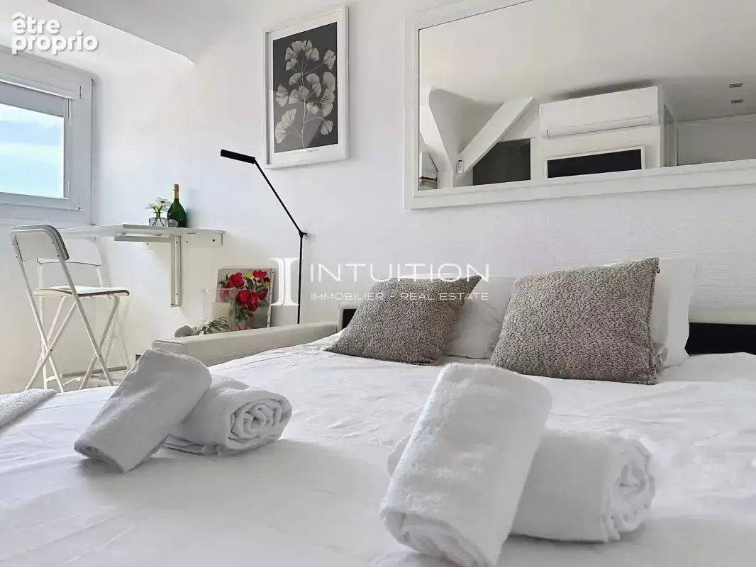Cannes - Banane : studio meublé au dernier étage d'un immeuble art déco - photo 4