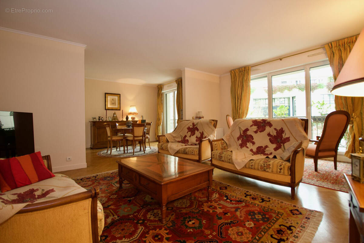 Appartement à LEVALLOIS-PERRET