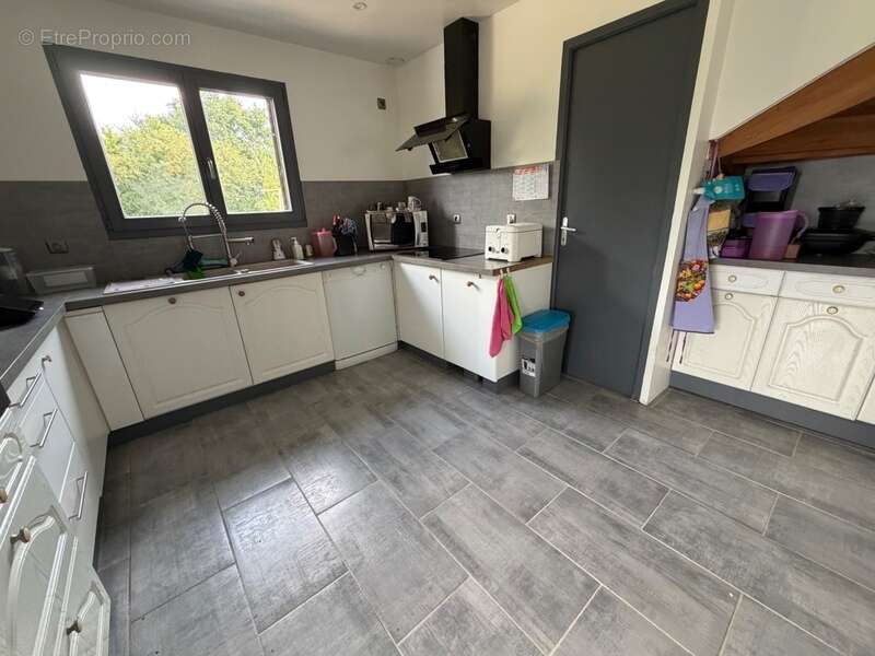 À quelques minutes de Périers – Propriété avec habitation familiale, hangar professionnel et bureaux sur 4 104 m² (50) - photo 14