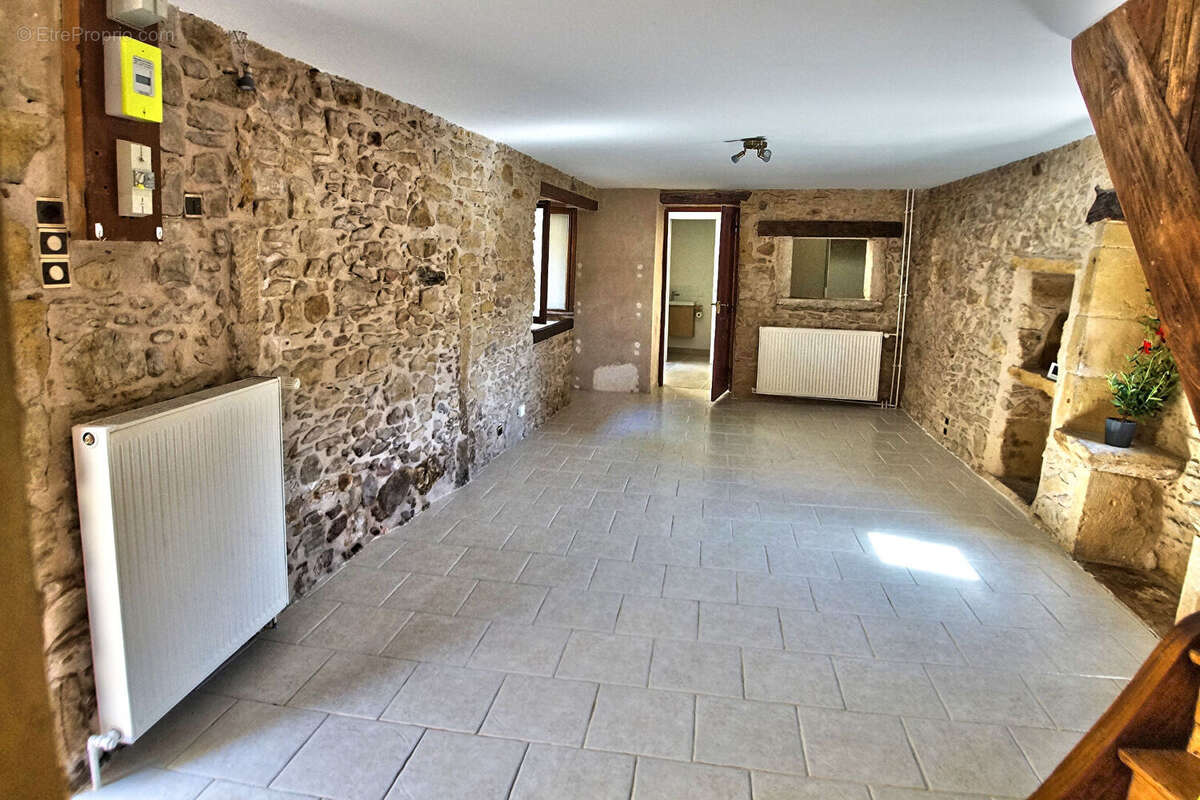 Maison à CHAZAY-D&#039;AZERGUES