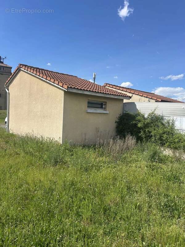 Maison à AUZAT-LA-COMBELLE