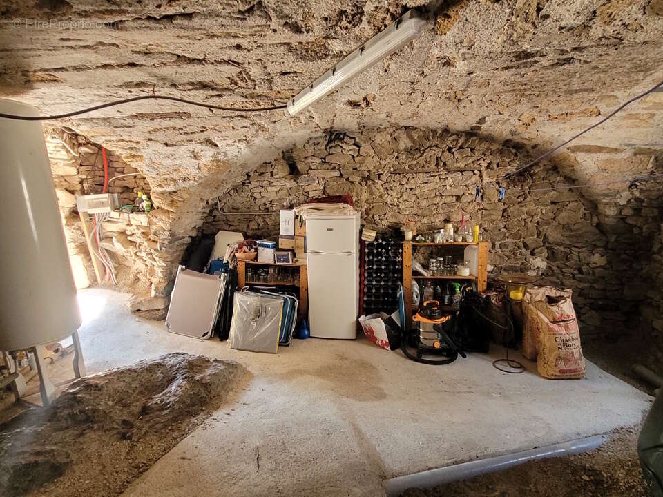 Jolie maison en pierres. - photo 12