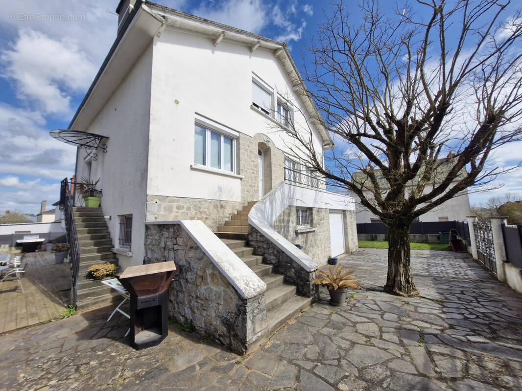 Maison à LUC-LA-PRIMAUBE