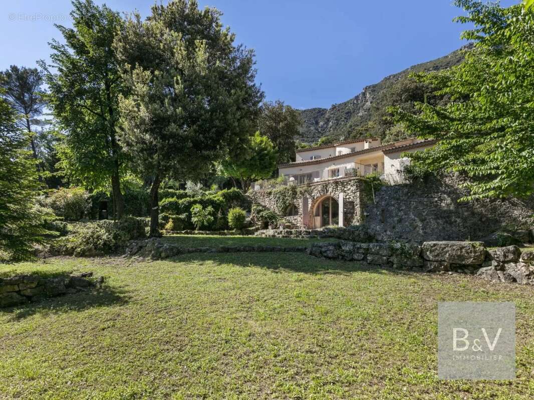 Maison à TOURRETTES-SUR-LOUP