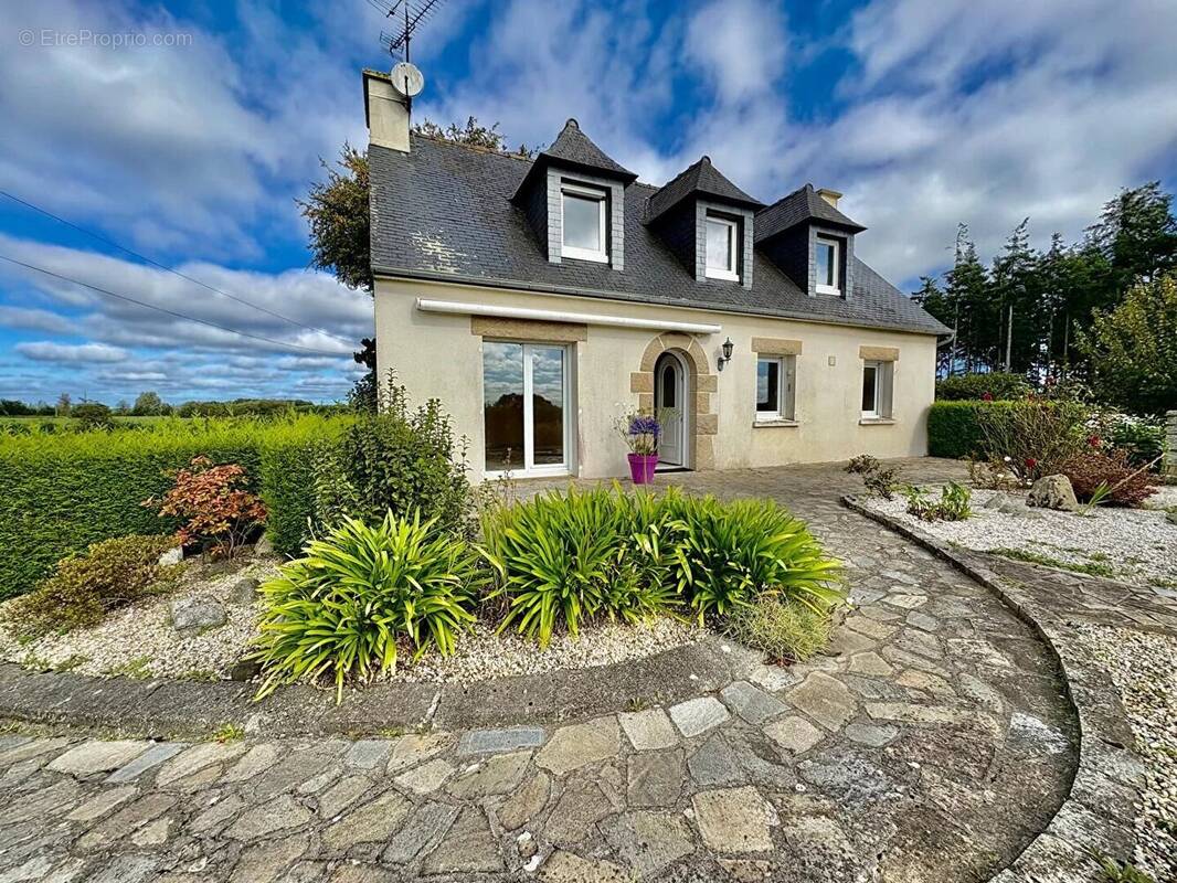 Maison à SAINT-DONAN