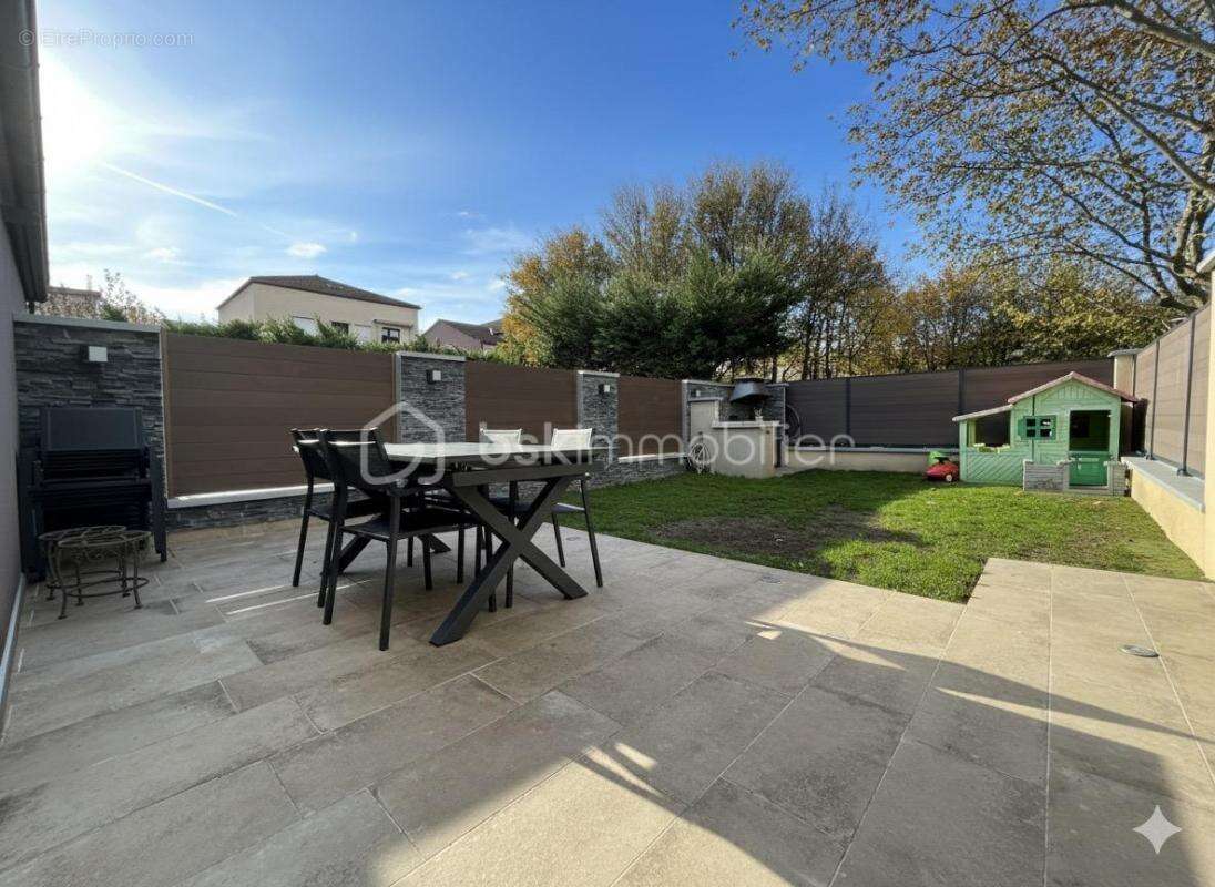 Maison à LE PONT-DE-CLAIX