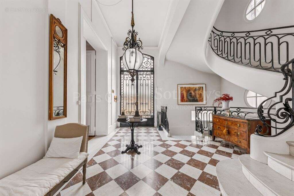 Maison à PARIS-16E
