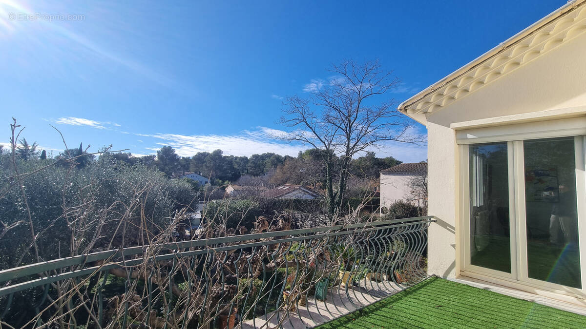 Maison à SAINT-CLEMENT-DE-RIVIERE