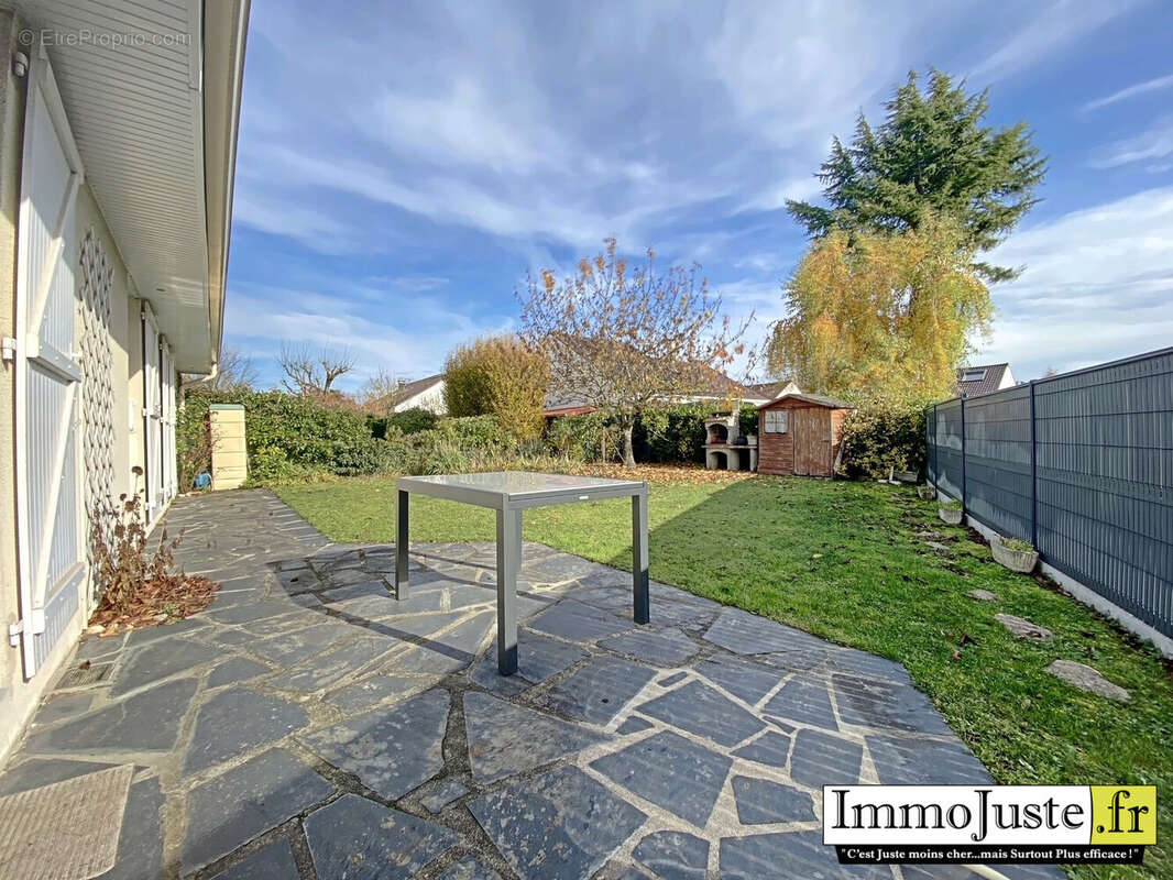 Maison à LES ESSARTS-LE-ROI