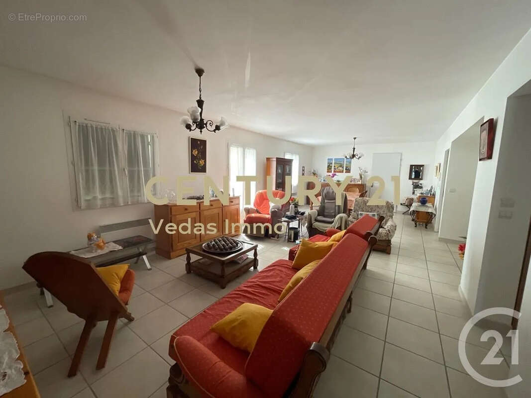 Maison à SAINT-JEAN-DE-VEDAS