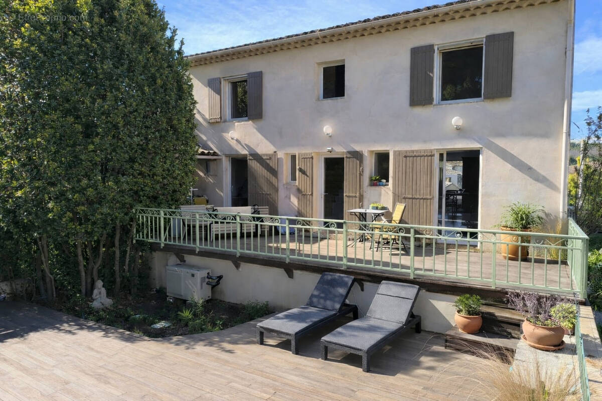Maison à LA BASTIDE-DES-JOURDANS