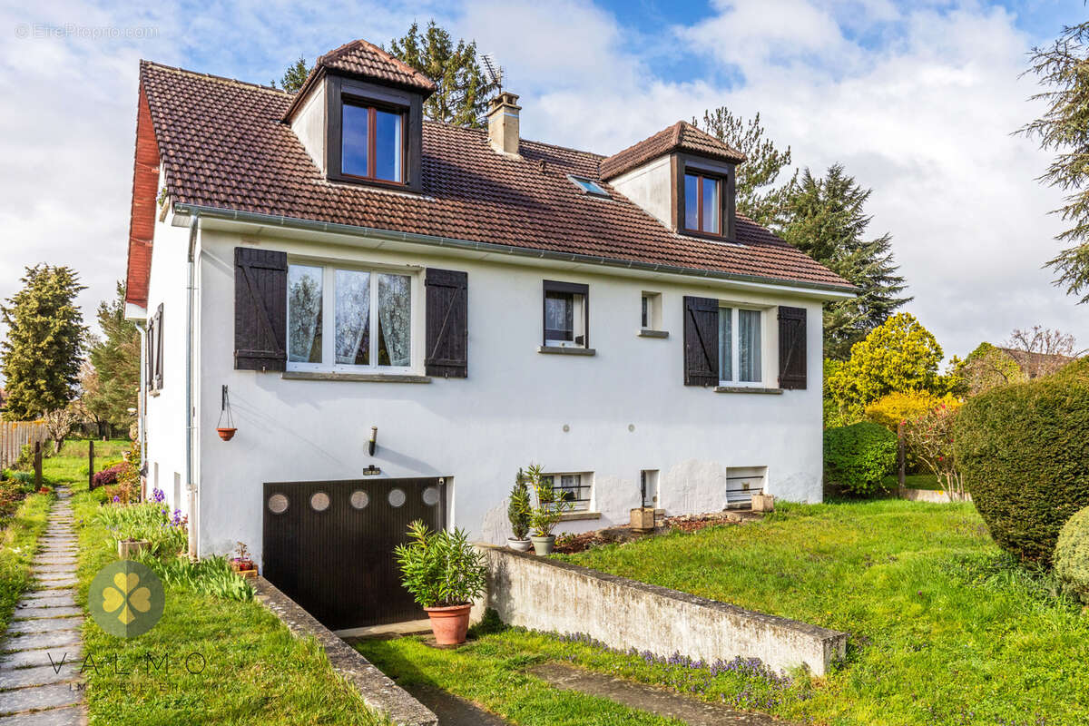 Maison à THOIRY