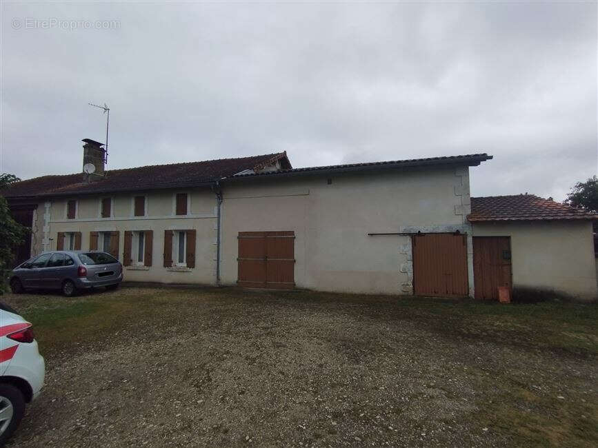 Maison à LE PIZOU