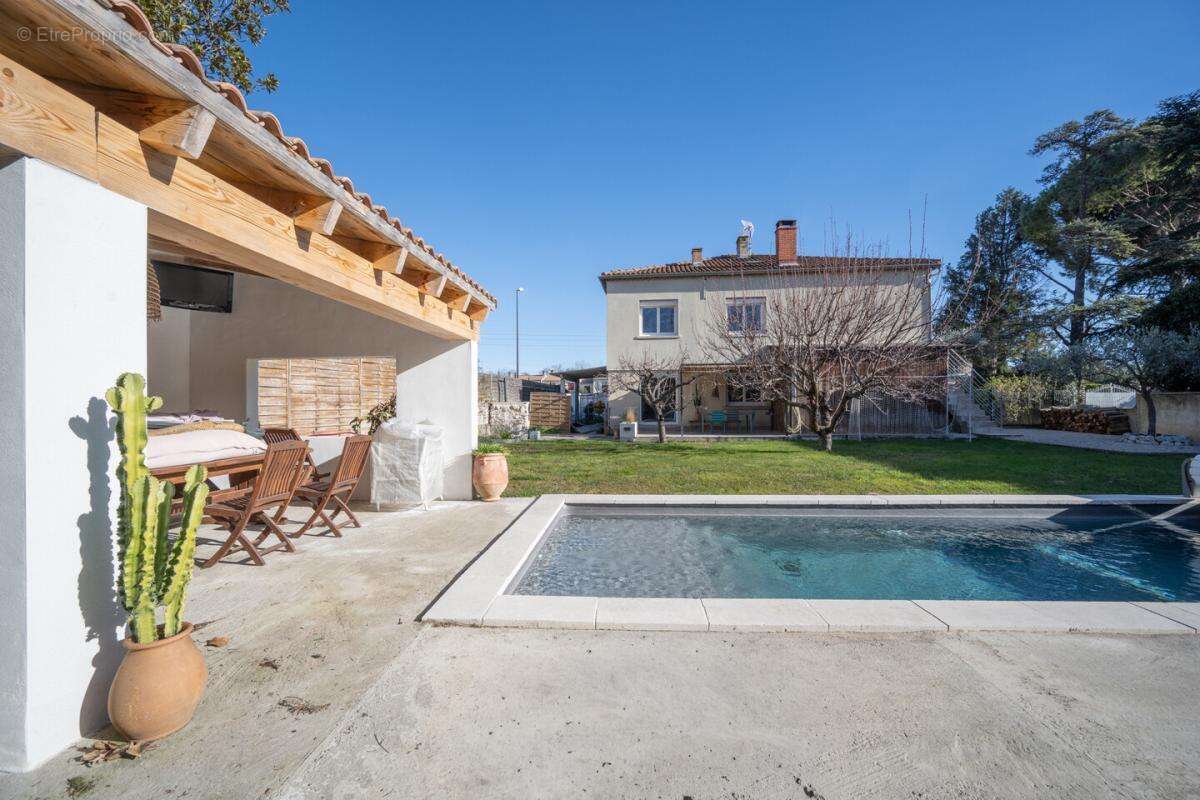 Maison à LE PONTET