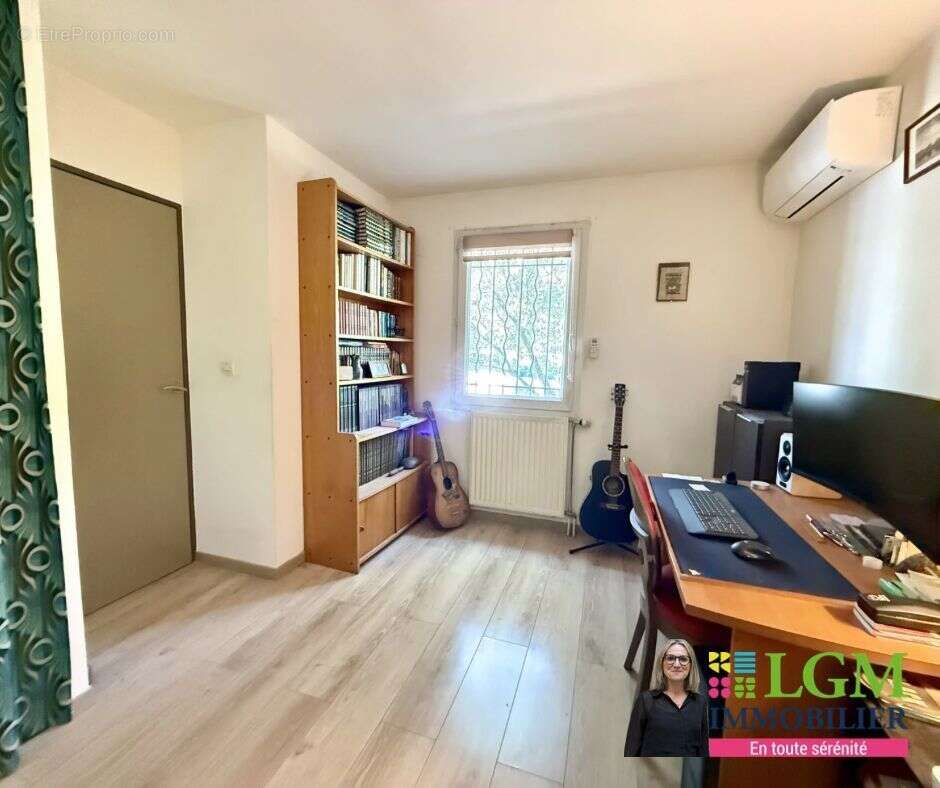 Nimes - villa soignee 4 chambres - piscine - garage - photo 12