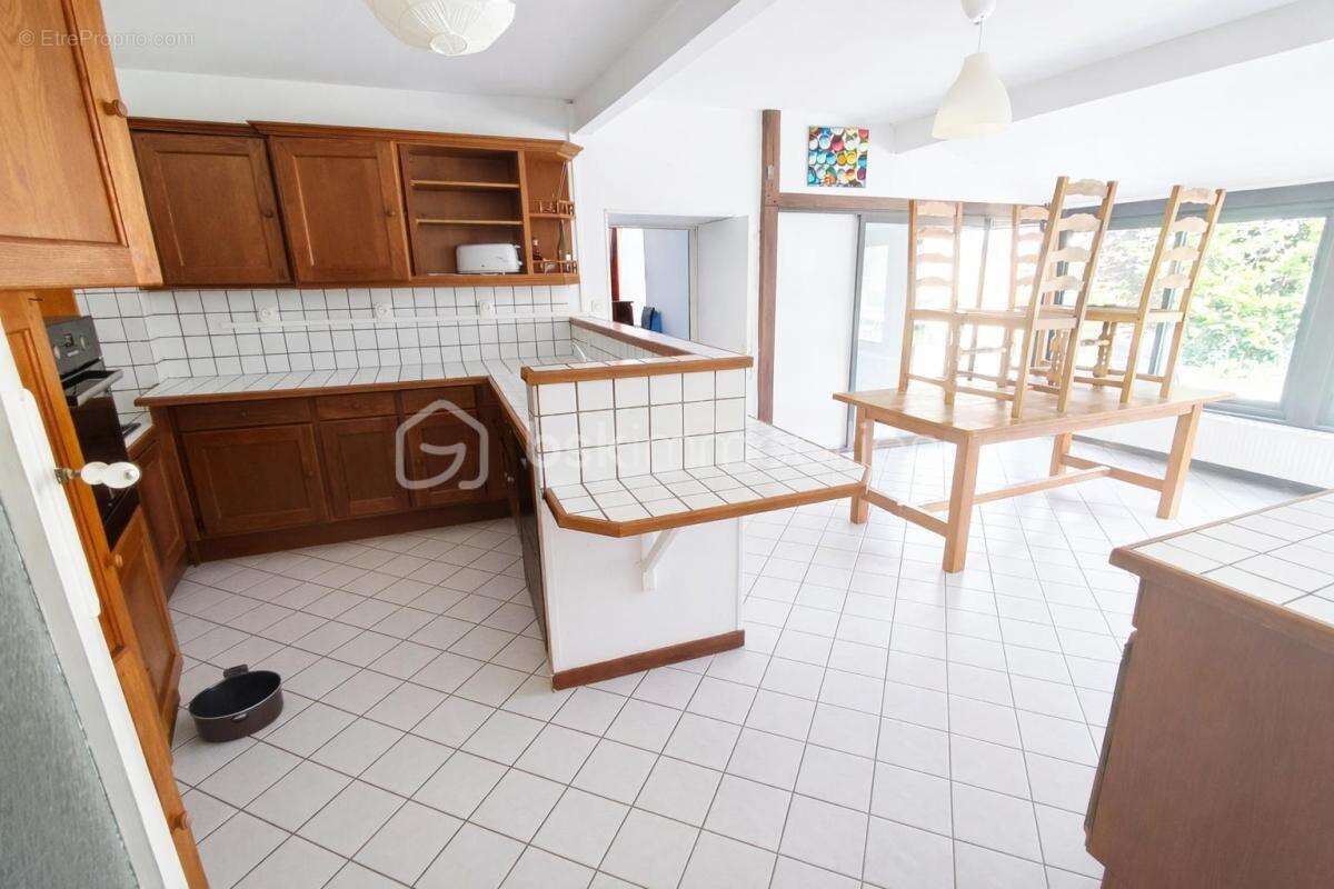 Charme de l’ancien & beaux volumes à Monéteau – Maison 175 m² avec jardin - photo 3