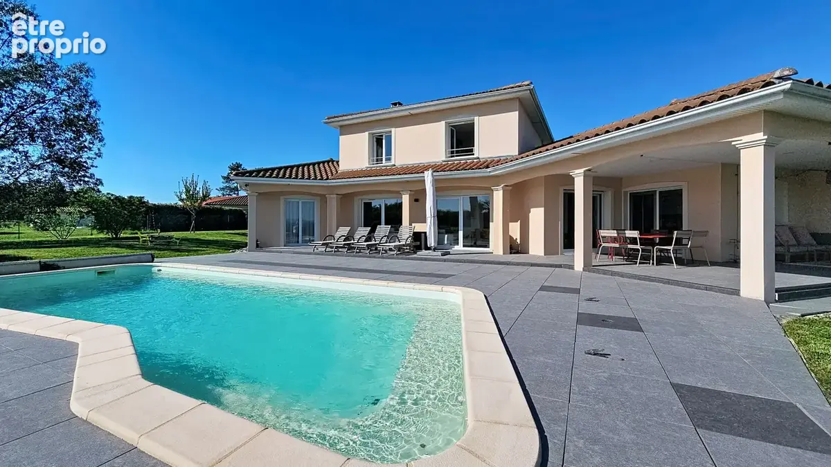Photo Maison à Saint-Georges-De-Reneins au prix de 799 000€