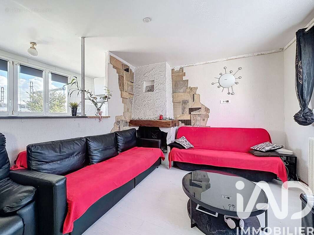 Maison 96 m² à Villeneuve-Le-Roi  - photo 2