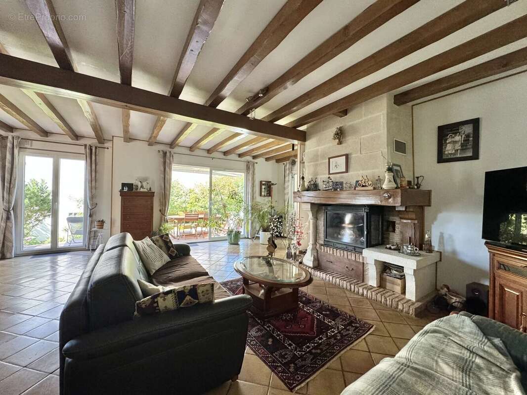 Maison 200 m² à Verrieres-Le-Buisson  - photo 6