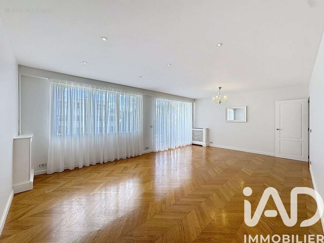 Photo 6 - Appartement à SURESNES