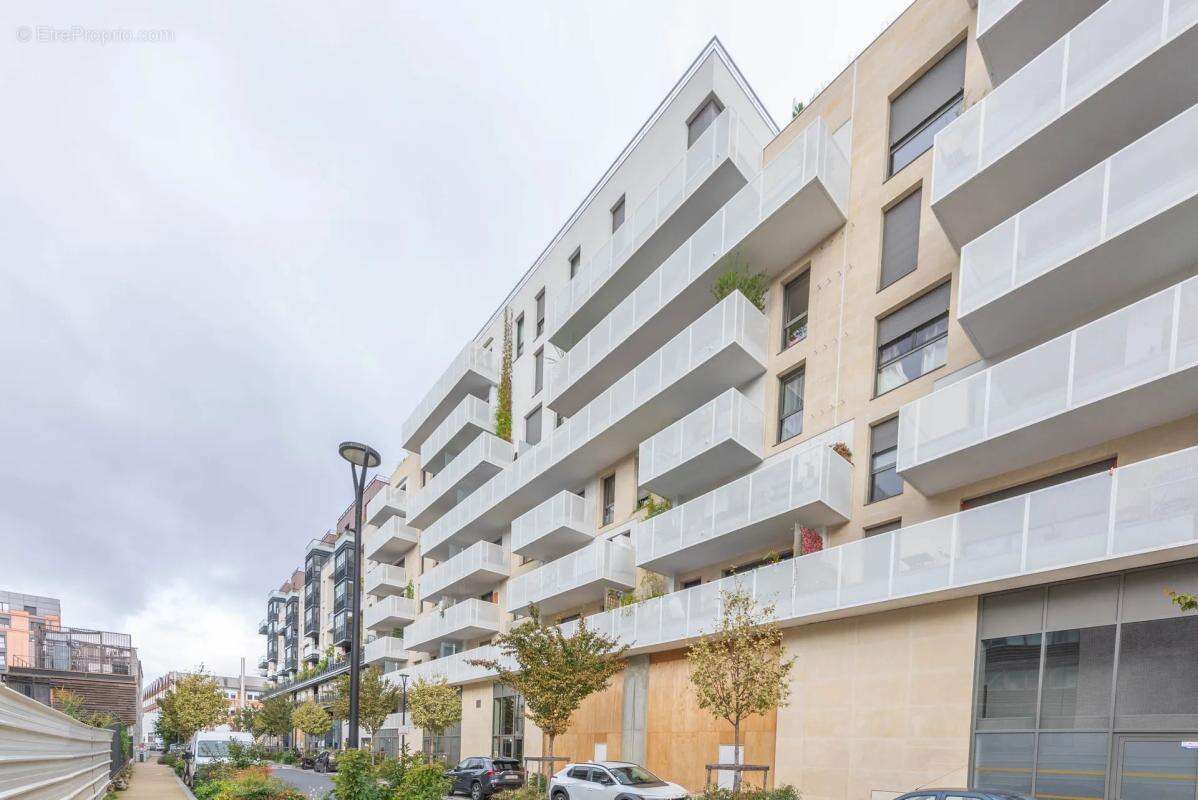 Appartement à COURBEVOIE