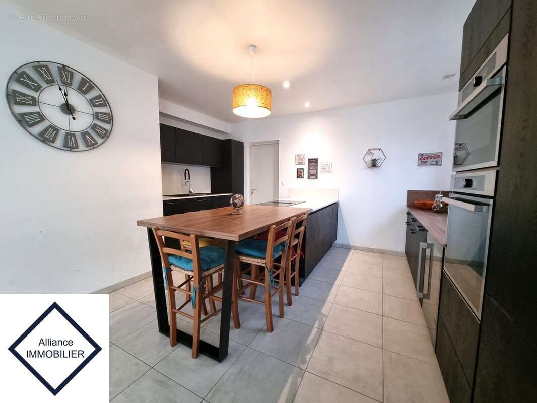 Maison 114 m² à Irodouer  - photo 4