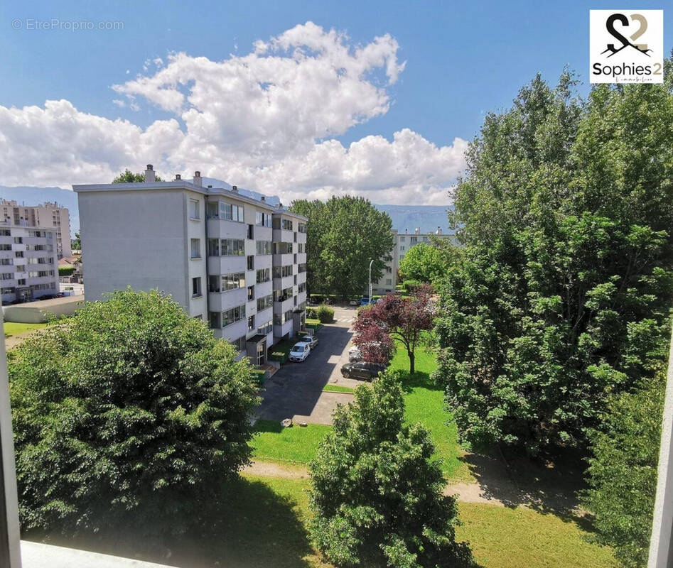 Appartement à SAINT-MARTIN-D'HERES