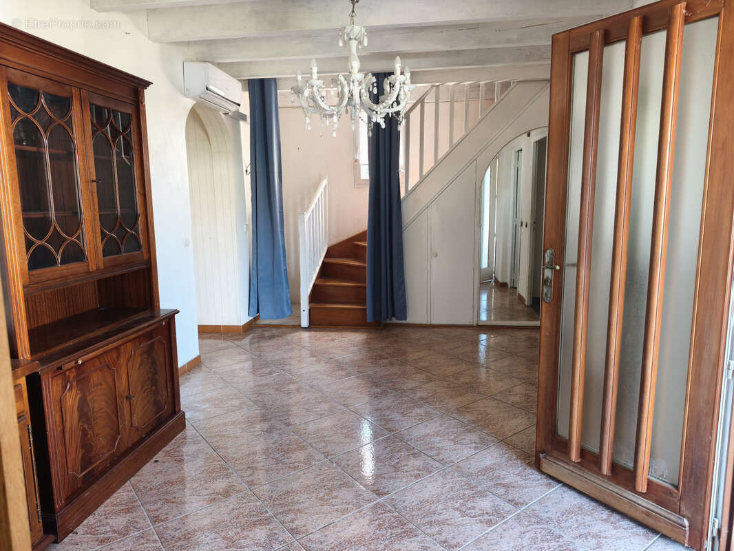 Maison à LAROQUE-DES-ALBERES