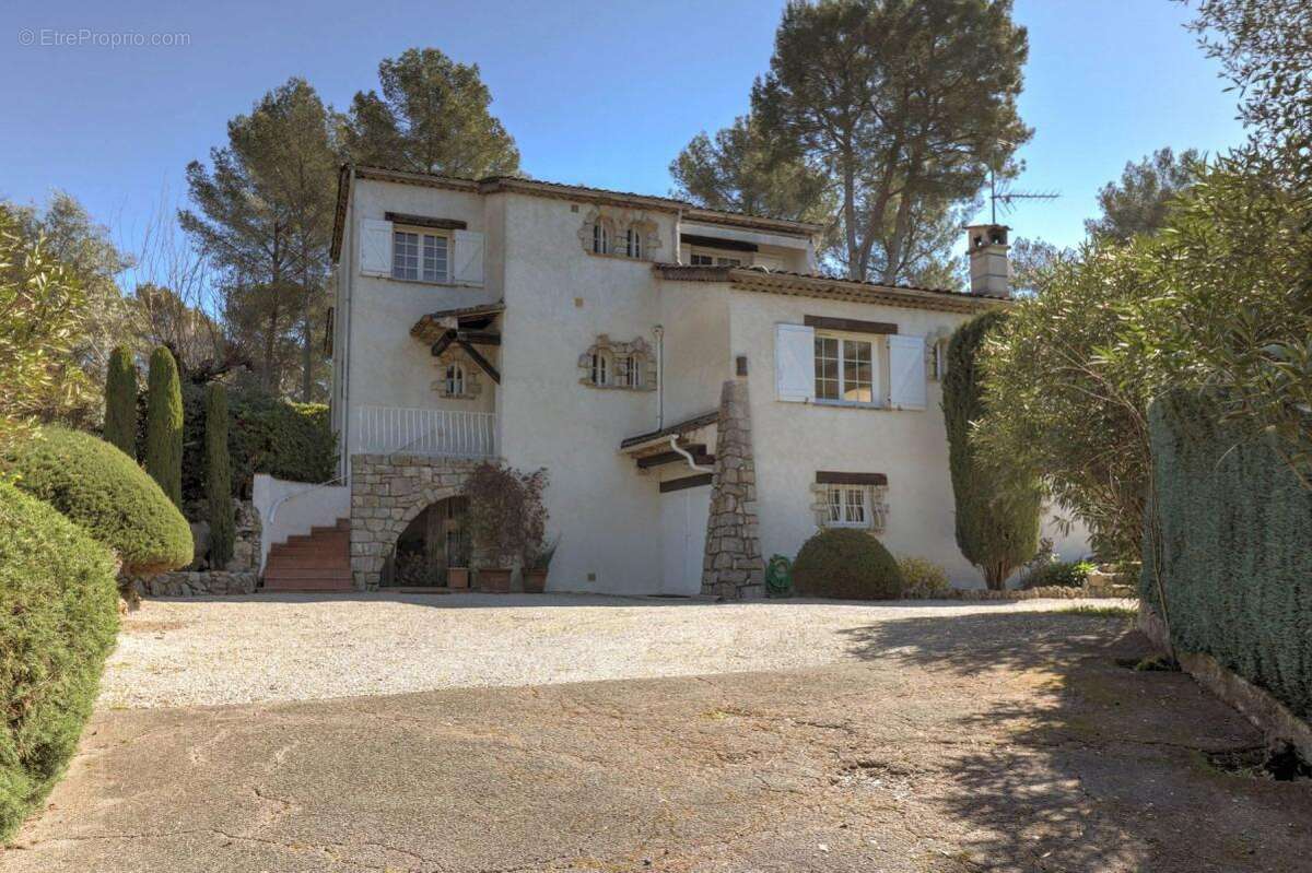 Maison à MOUANS-SARTOUX