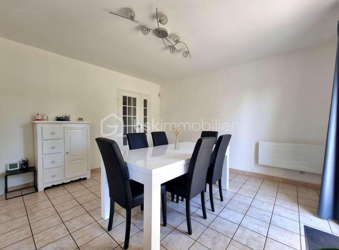 Maison à CHAUMES-EN-BRIE