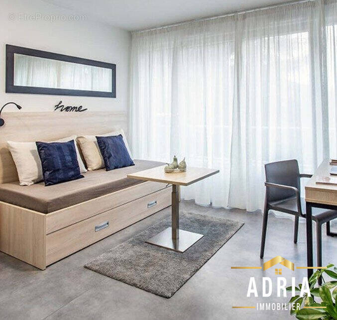 Appartement à SENE