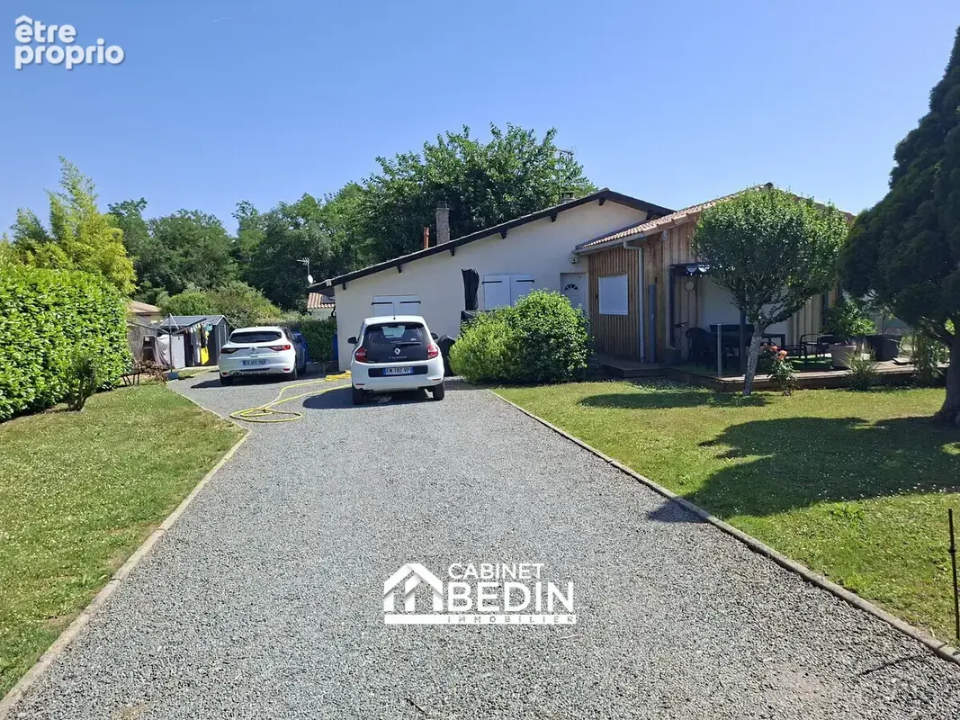 Photo Maison à Saint-Quentin-De-Baron au prix de 279 000€