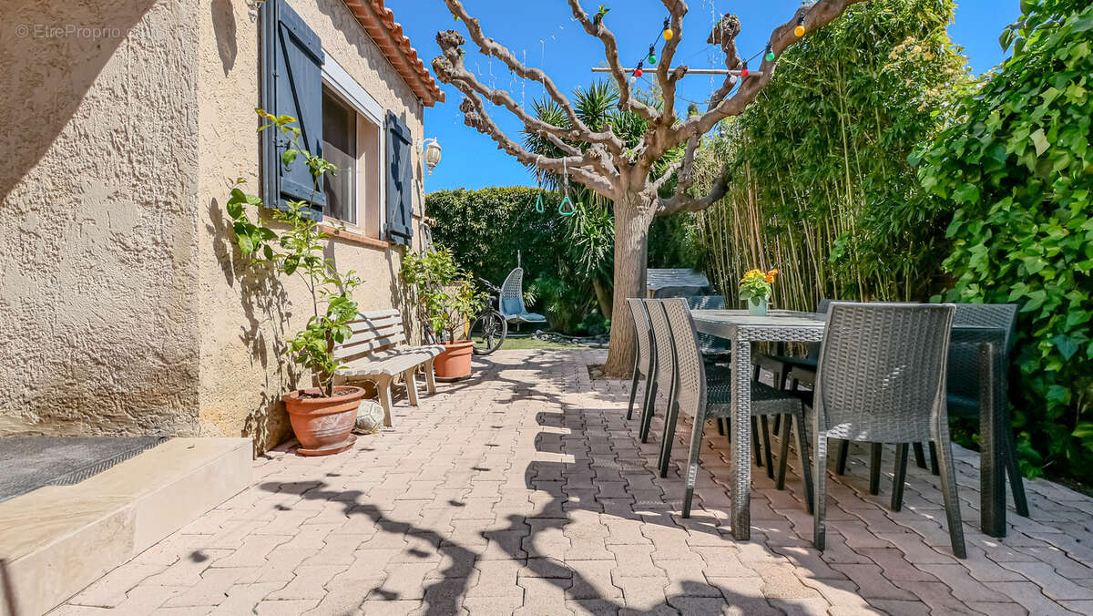 Maison à CARQUEIRANNE