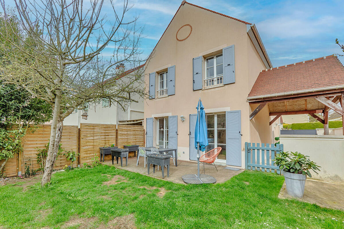 Maison à FONTENAY-LE-FLEURY